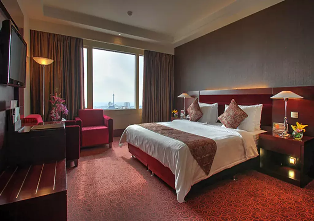 Alibaba https://cdn.alibaba.ir/ostorage/hotel-accommodation-images/68049e1119aa61e2a799afc5_رویال (1).webp